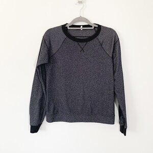 Lucy Activewear dark gray long sleeve pullover waist length workout‎ yoga top